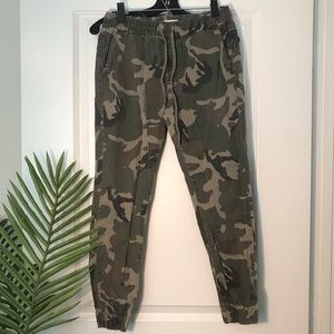 BULLHEAD Denim Co Women’s S Camo Joggers